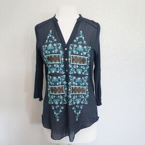 🔴3/$20 Tiny Navy Blue Embroidered 3/4 Sleeves Top Size L